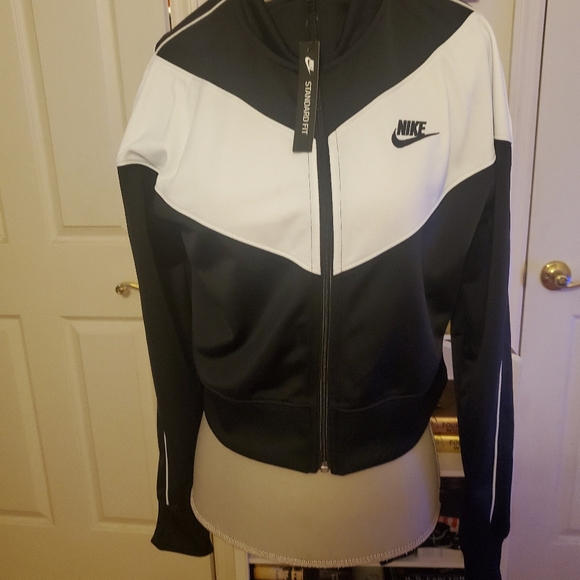 Nike Full Zip Women's Jacket - Picture 8 of 15